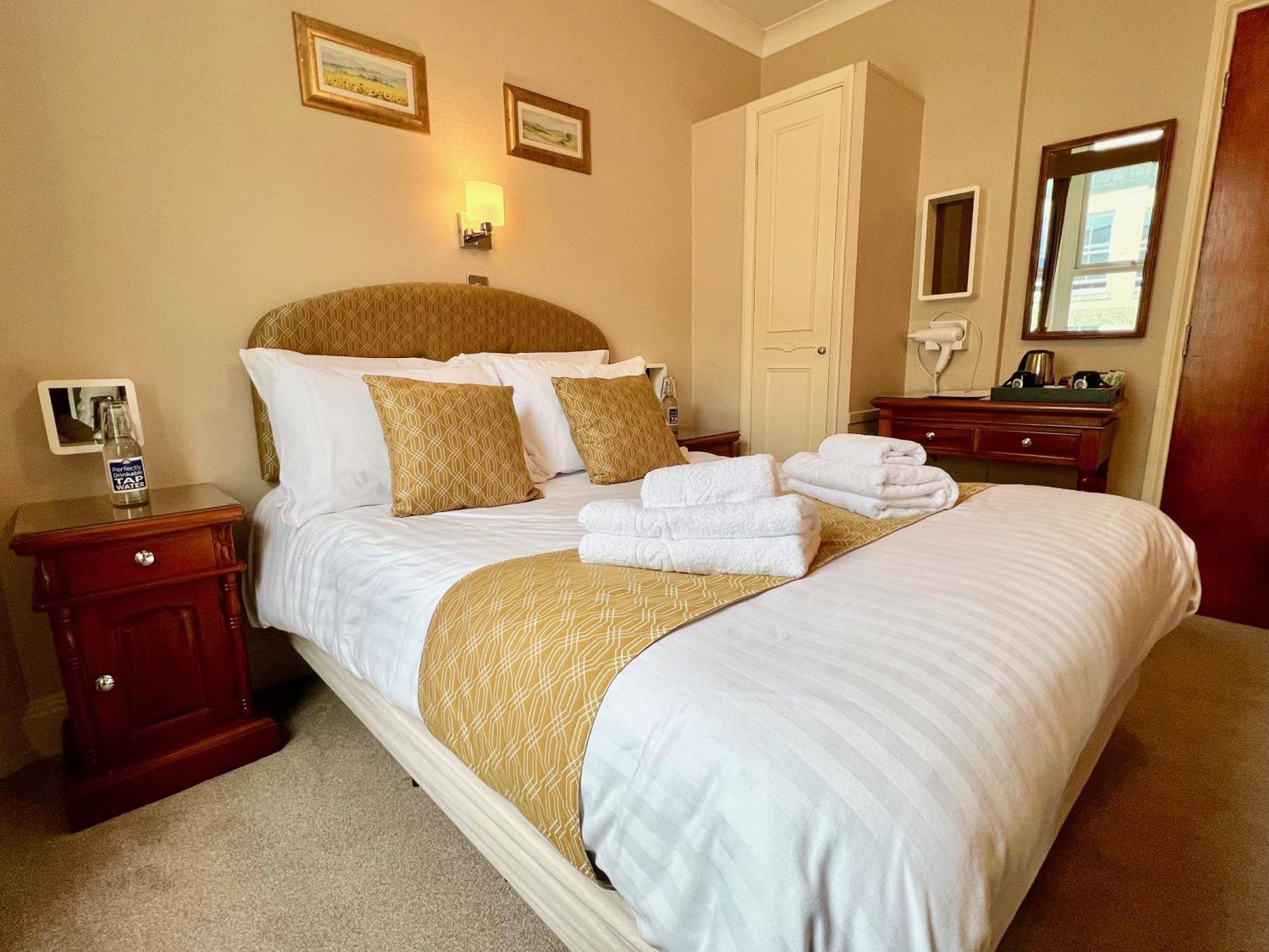 Riviera Lodge Hotel Torquay Buitenkant foto