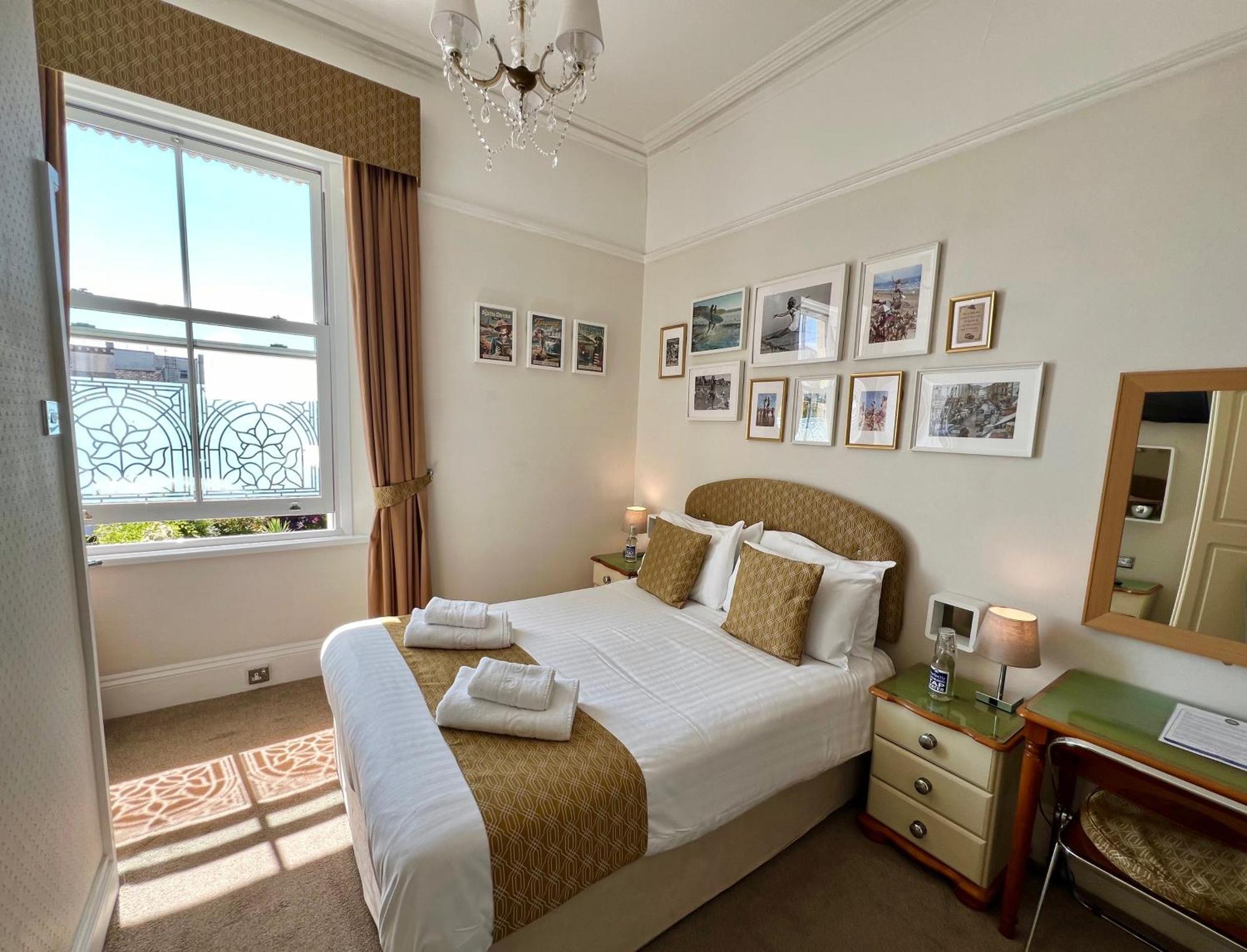 Riviera Lodge Hotel Torquay Buitenkant foto